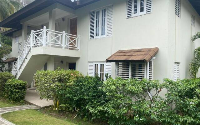 Finest Accommodation Renfrew Place 1 Bedroom Apt # 42 New Kgn 4--12 Renfrew Rd