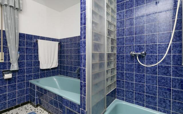 Beautiful Apartment in Winnen near Forest and Town Centre