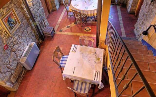 Bodegas de Arnés - Adults Only
