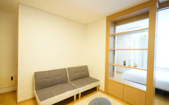 Jamsil Stn & Galleria Palace Apt B