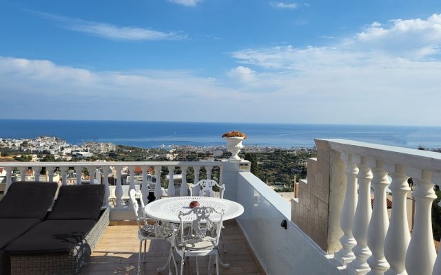 "peaceful And Very Relaxing Suite Near Crete Sea View, Shared Pool, air Condition"