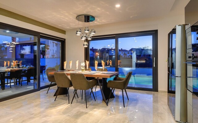 Luxurious Villa in Rovinj With Pool