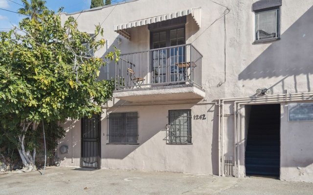 Hollywood Gem 1 Bedroom Apts by Redawning