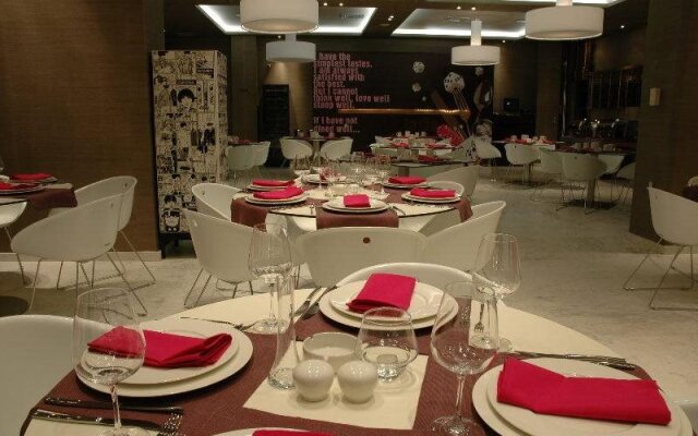 1000 Colors Hotel