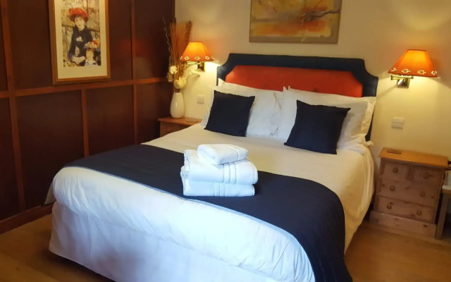 Walnut Tree Hotel