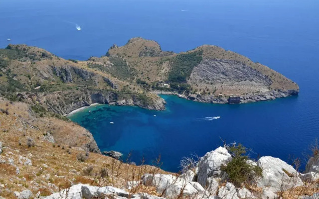 Villa Mariel Suites & Apartment