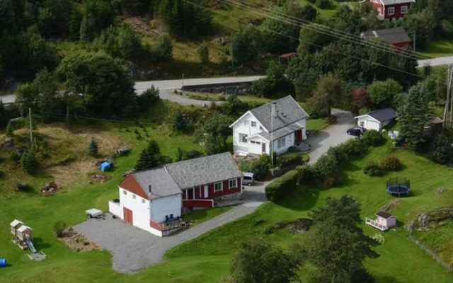 Brattetaule Gard Guesthouse