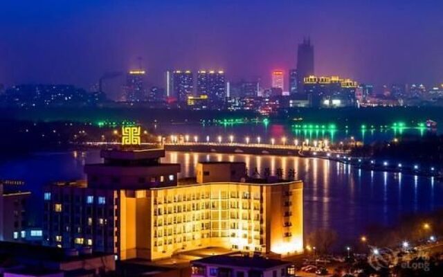 Changchun Overseas Chinese Hotel