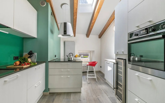 Riva's Rooftop Retreat