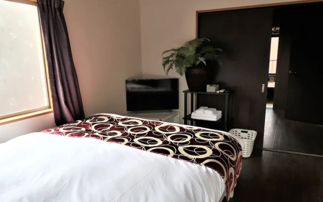 Nakagawanisi Samurai House3 – Guest Rooms – Osaka