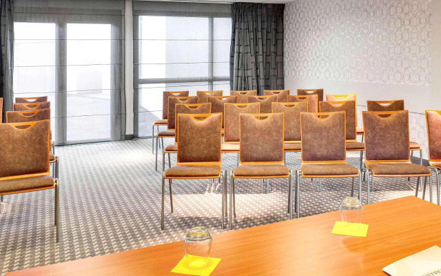 ibis Styles Clermont Ferrand Le Brezet Aeroport