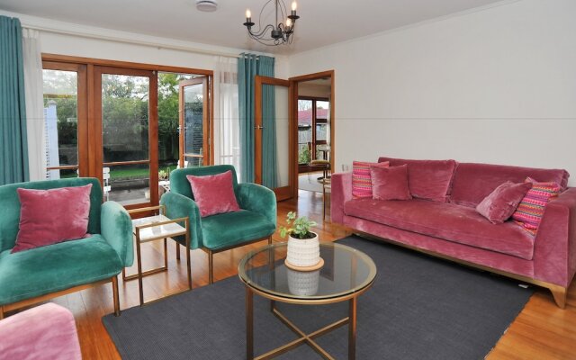 Woodbury Villa