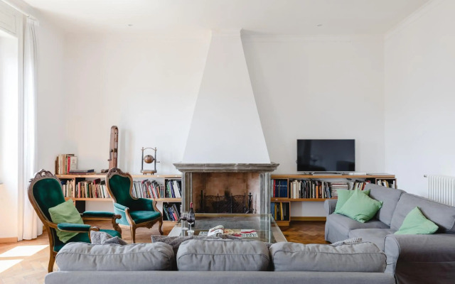 Elegante e classico attico con terrazzo privato vicino al Vaticano