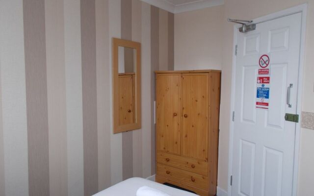 Twin Palms Guesthouse