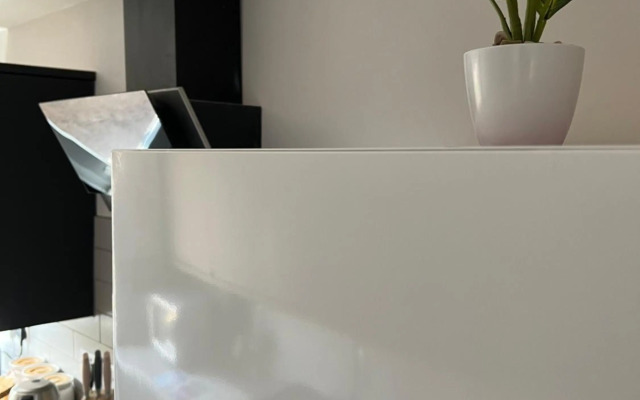 Comfortable King Bed - location - leisure - Contractors - Parking