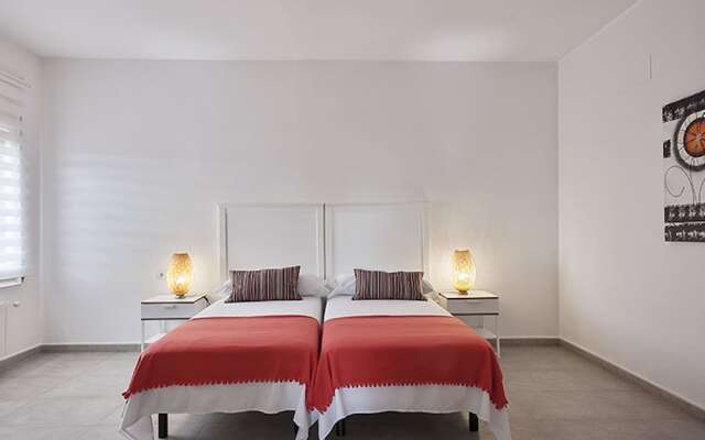 Captivating Holiday Home in Garriguella With Private Pool