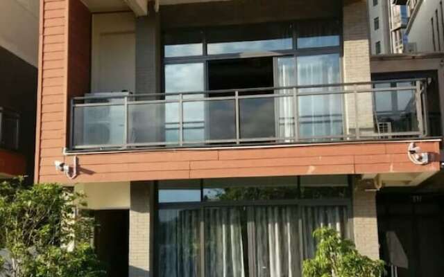 Yard Villa