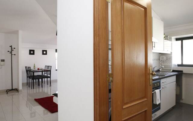 Wondrous Terrace Apartment in Cascais Center