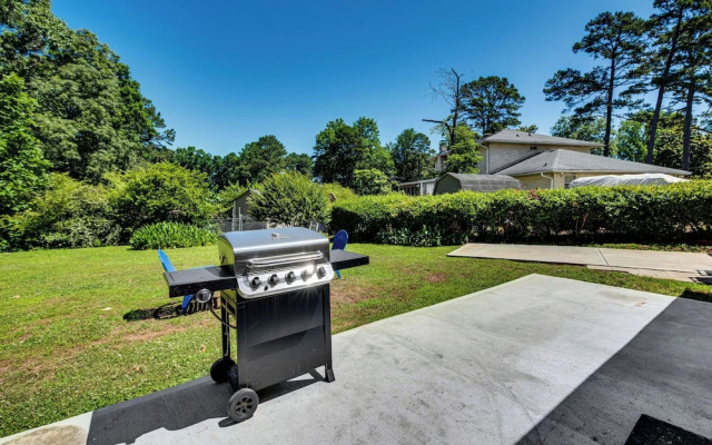 Stonecrest Family Home: Close to Panola Mountain!