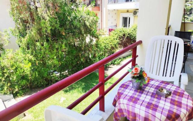 Sea View Maisonette in Chanioti, 40m from the Beach