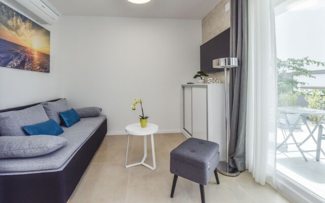 Pool Apartments & Rooms Mare