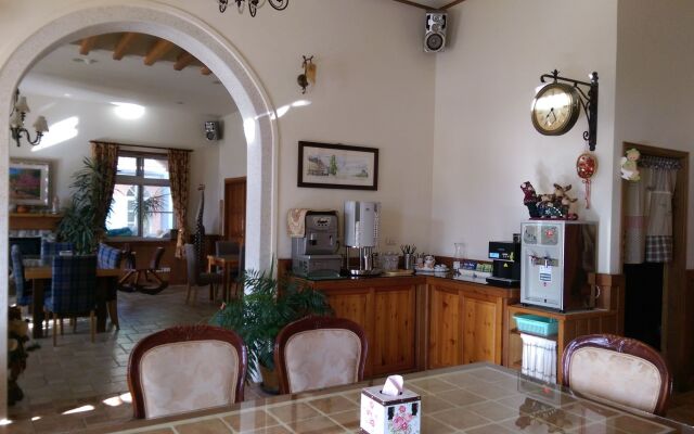 Aurora Villa