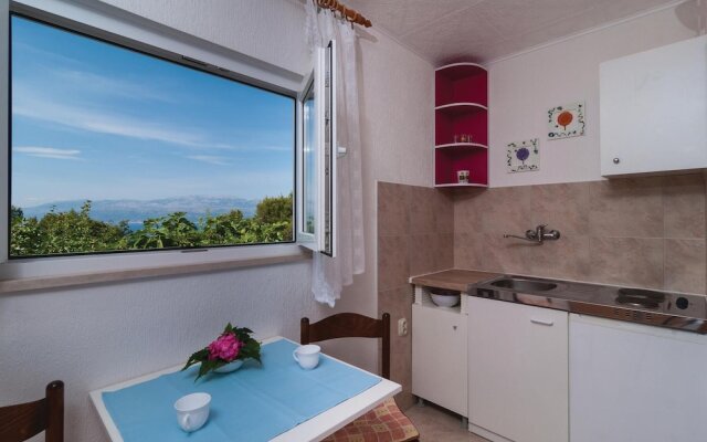 Stunning Home in Supetar With Jacuzzi, Wifi and 4 Bedrooms