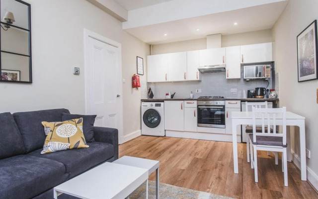 NEW Sleek 1BD Edinburgh City Centre Stay