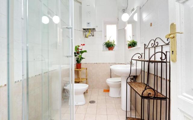 Large flat 30min Colosseo