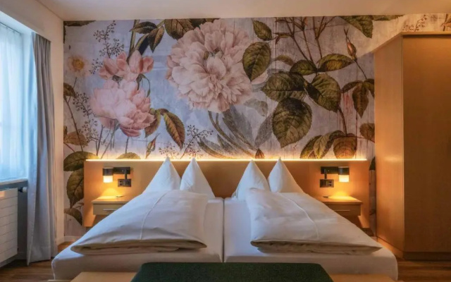 Landgasthof und Hotel Kreuz Kappel – Guest Rooms – Kappel