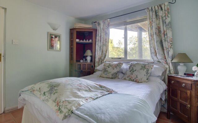 Rustic Holiday Home in Goudhurst Kent with Private Parking