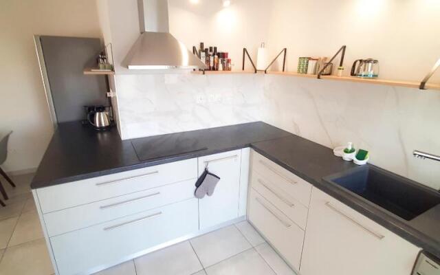 Sea Breeze Central, 2bed