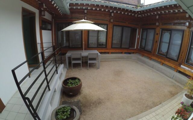 Go Woon Dang Hanok Guest House