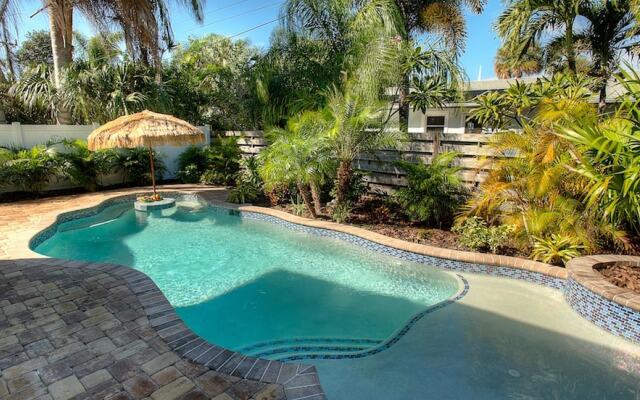 Hawaiian Hideaway Apartment 4