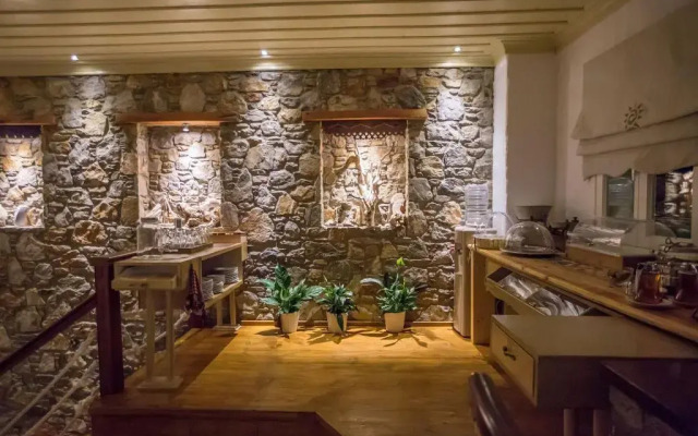 Tholaria Boutique Hotel