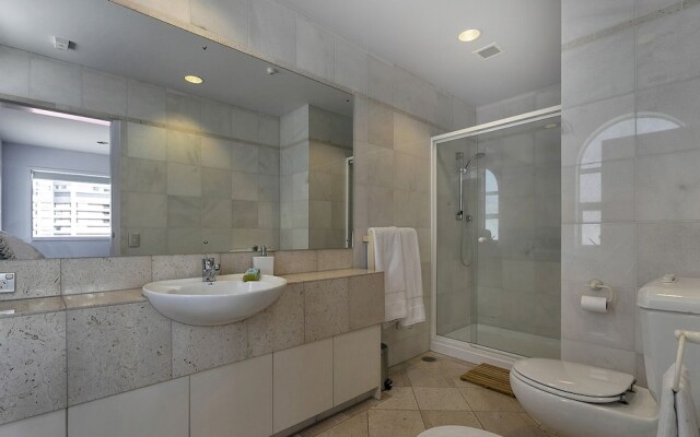 QV Executive Penthouse with Parking - 782