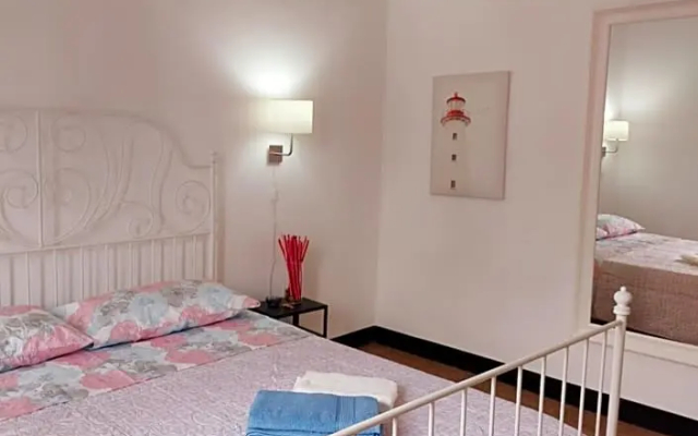 Genova Gold Rooms