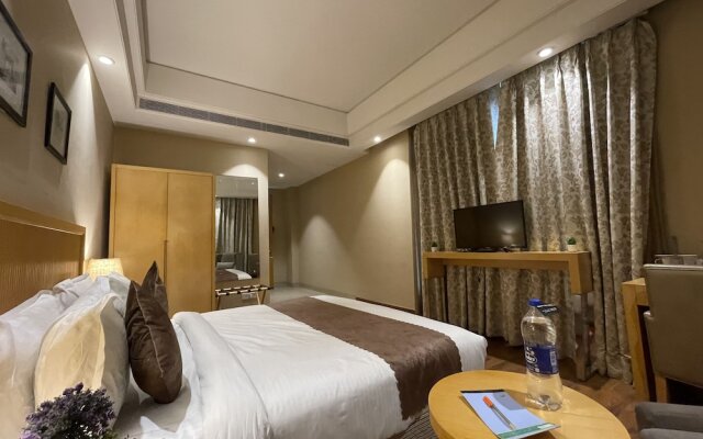 Saltstayz Select - Galleria Market & Golf Course Road