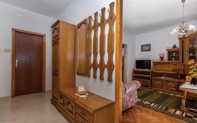 Stunning Home in Rovinj With Wifi and 2 Bedrooms