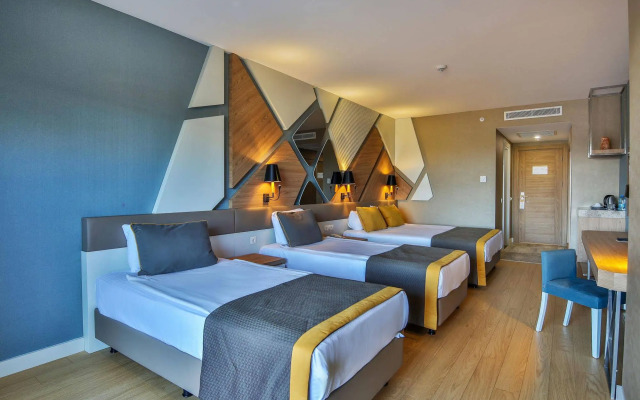 Saturn Palace Resort