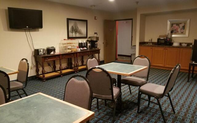 Country Hearth Inn & Suites Kenton