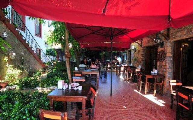 Ege Hotel