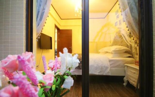 Siweideng Apartment