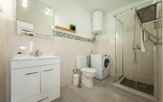 A13 - Channel Street Central Apartment