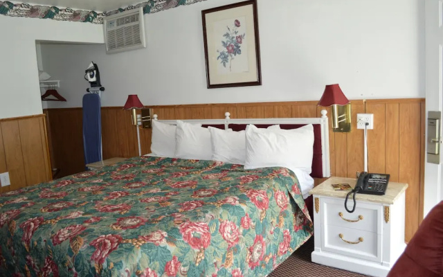 Great Lakes Motel