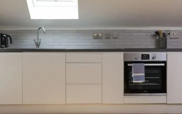 JOIVY Trendy 1-bedroom Main Door House in New Town