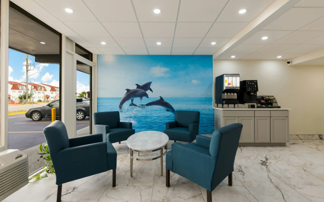 Red Roof PLUS+ & Suites Virginia Beach – Seaside