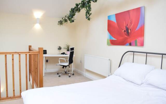 Spacious 1 Bedroom House in Fulham
