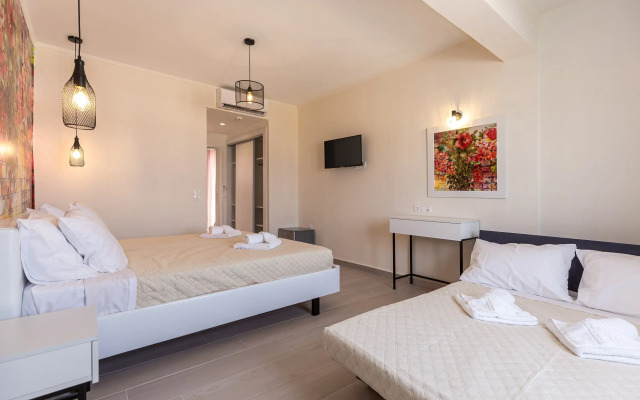 Aqua Luxury Suites Roda