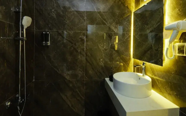 Diamond Hotel
